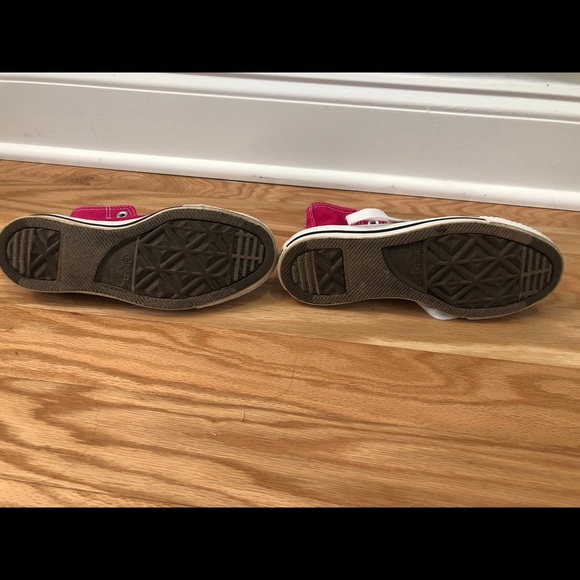 Pink Converse - Picture 2 of 2